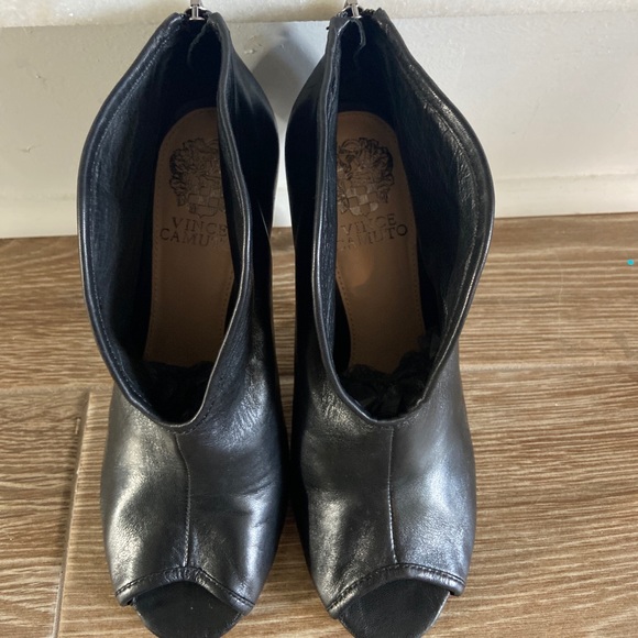 Vince Camuto Black open toe, booties. - Picture 4 of 7